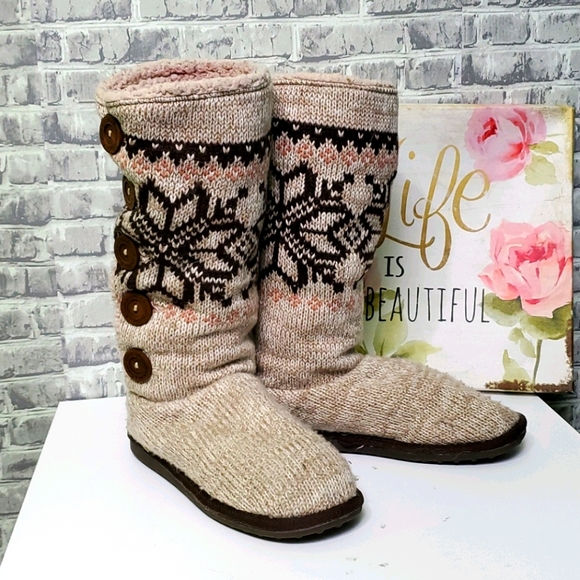 Muk Luks Tall Sweater Snowflake Button Boot Sz 10